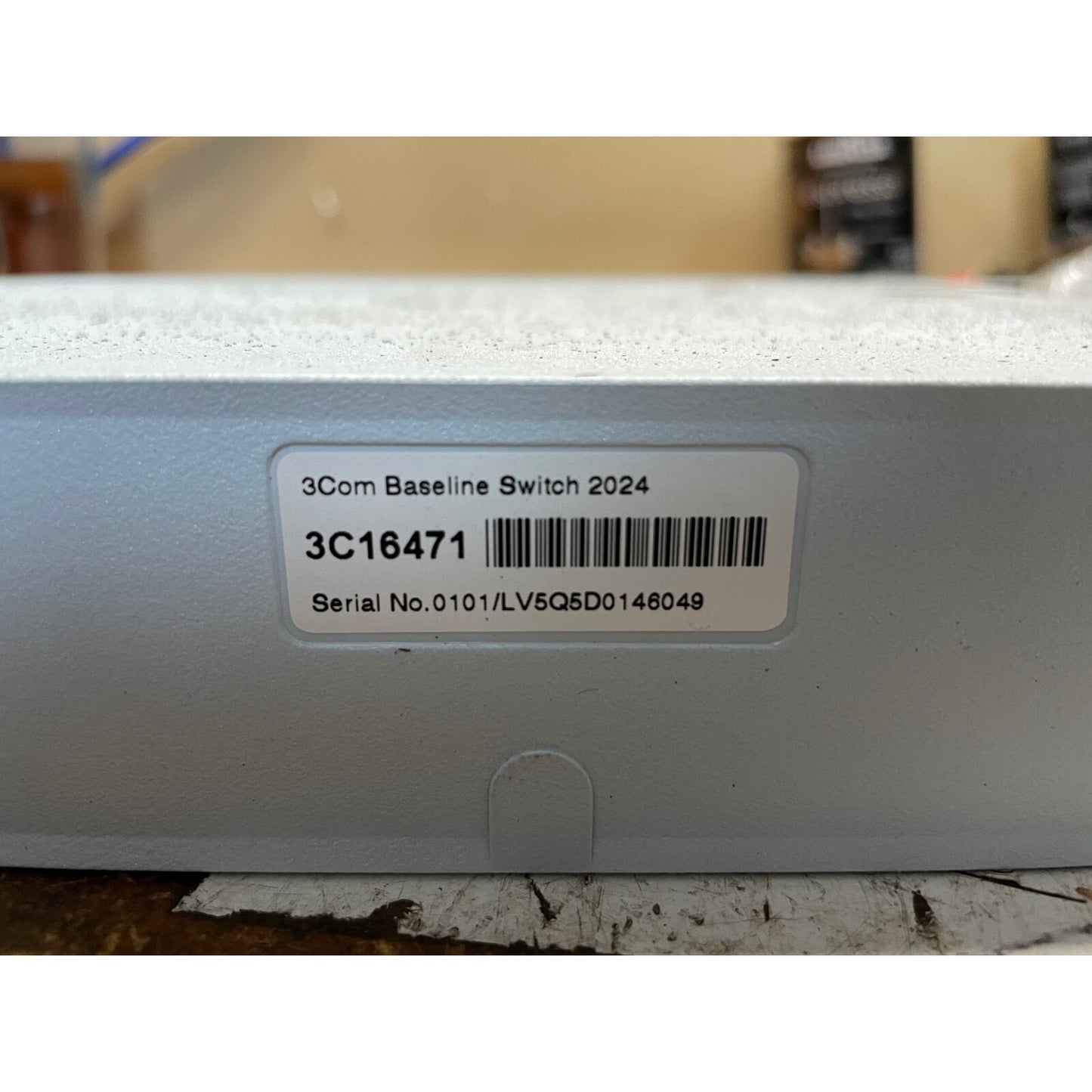 3Com Baseline Switch 2024 product label closeup