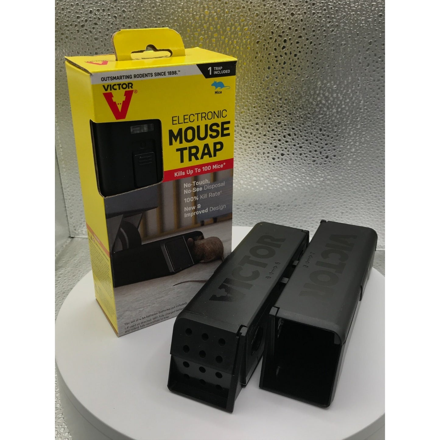Victor Electronic Mouse Trap with 2 Refills traps and box