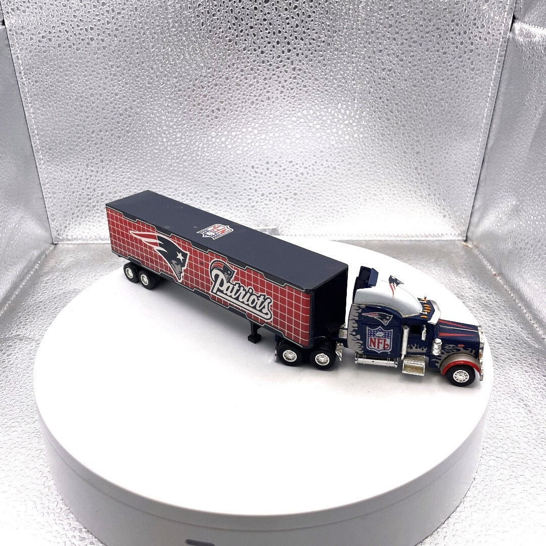 Vintage Fleer NFL New England Patriots 1/80 Die Cast Tractor Trailer
passenger/front side view