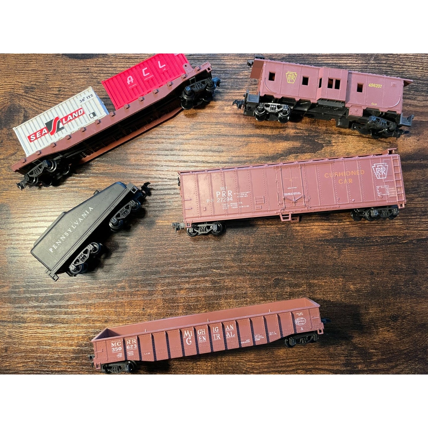 Vintage Train 1950's HO Scale Michigan Central Rail Road Train Lot train cars