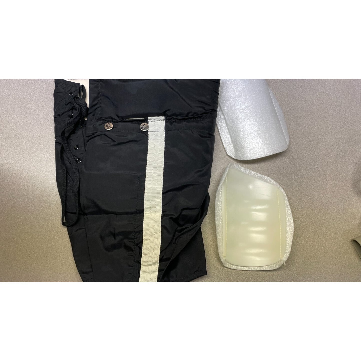 Winnwell HK Shok-Guard Hockey Pants with Guards - Size S
