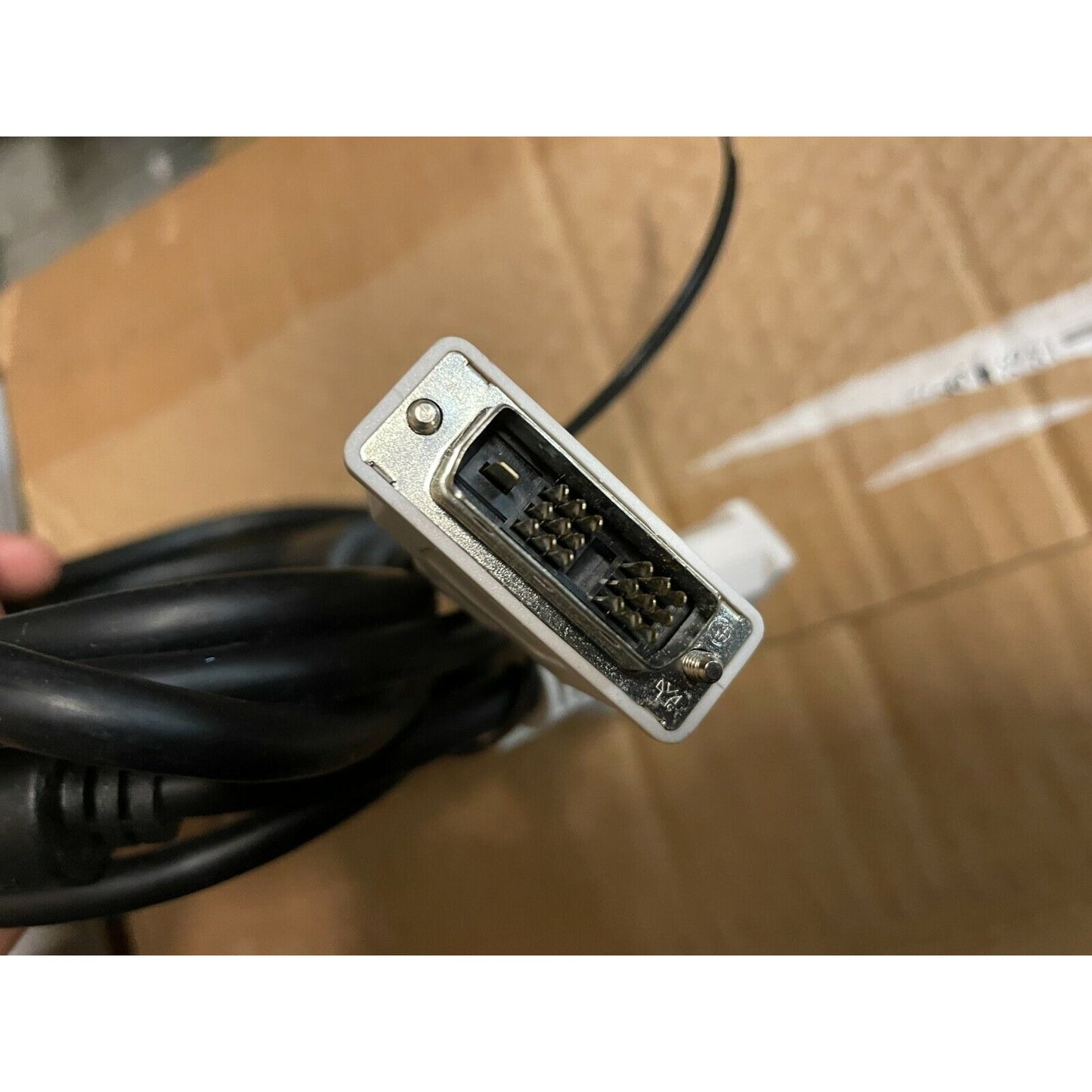 DVI Cable M-M DVI-D 5ft Long Cord 18-Pin Monitor Cable Connector closeup