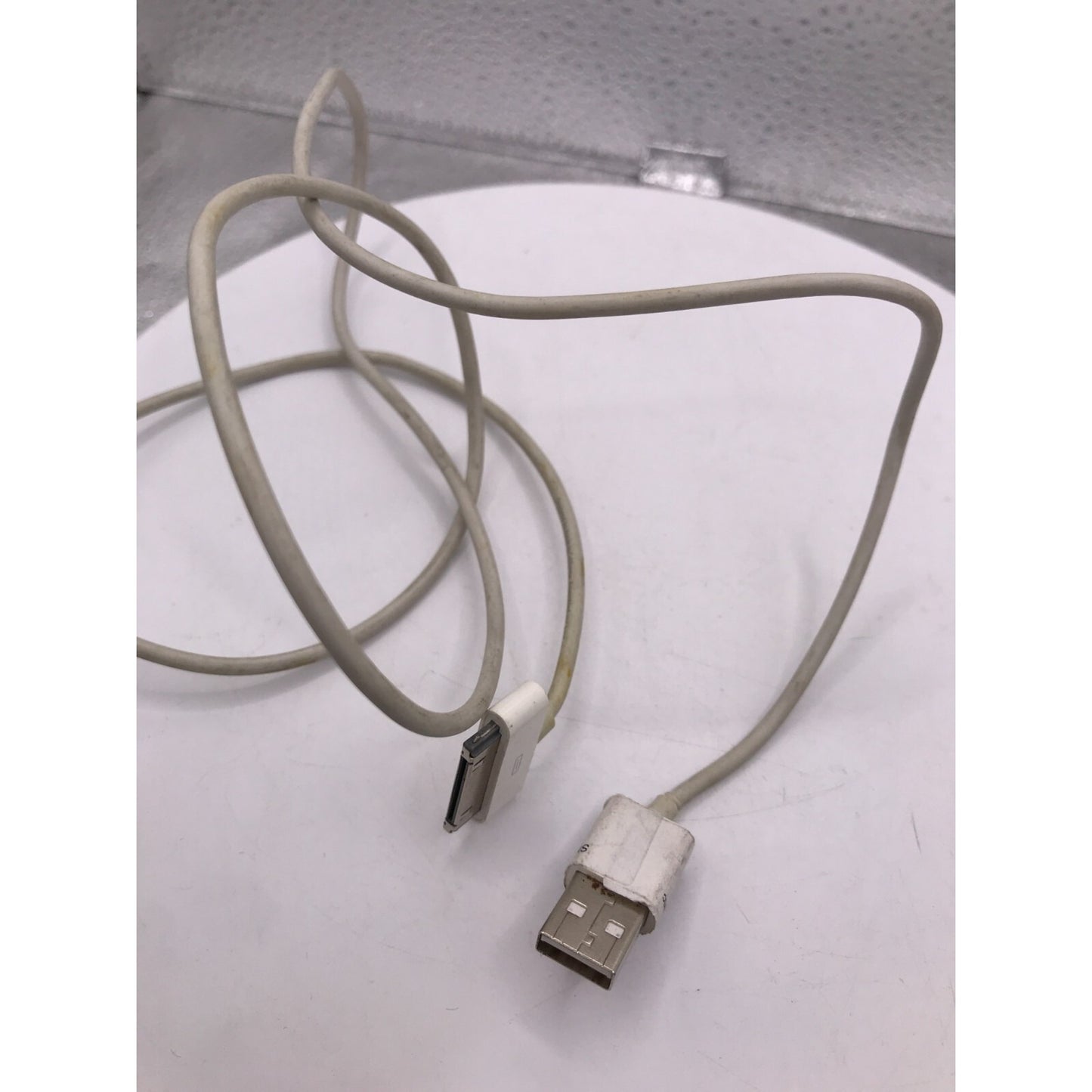 Used iPad 2 Model A1395 16GB with charging cable power cord USB