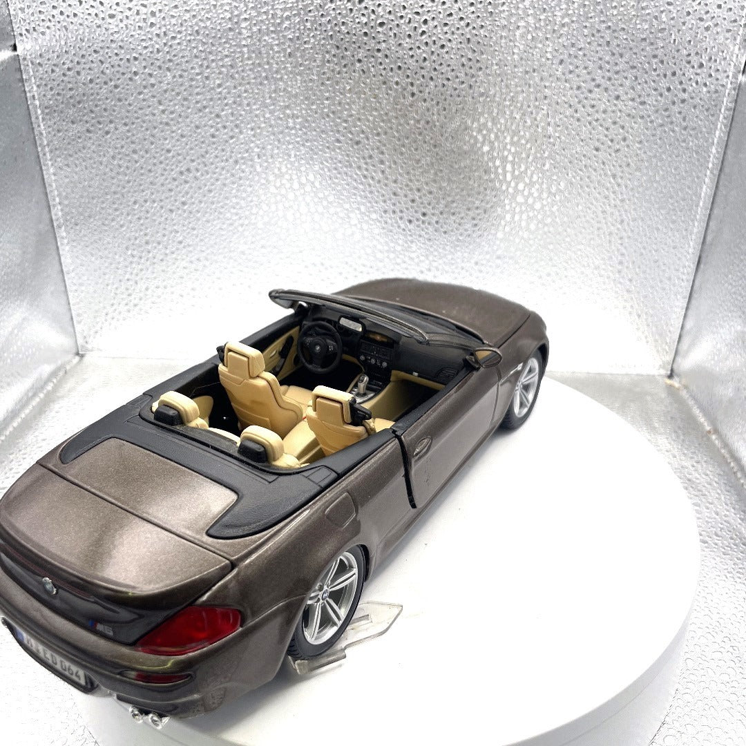 Maisto BMW M6 Cabriolet Brown Die Cast, Scale: 1/18, 11407 back end/passenger side view
