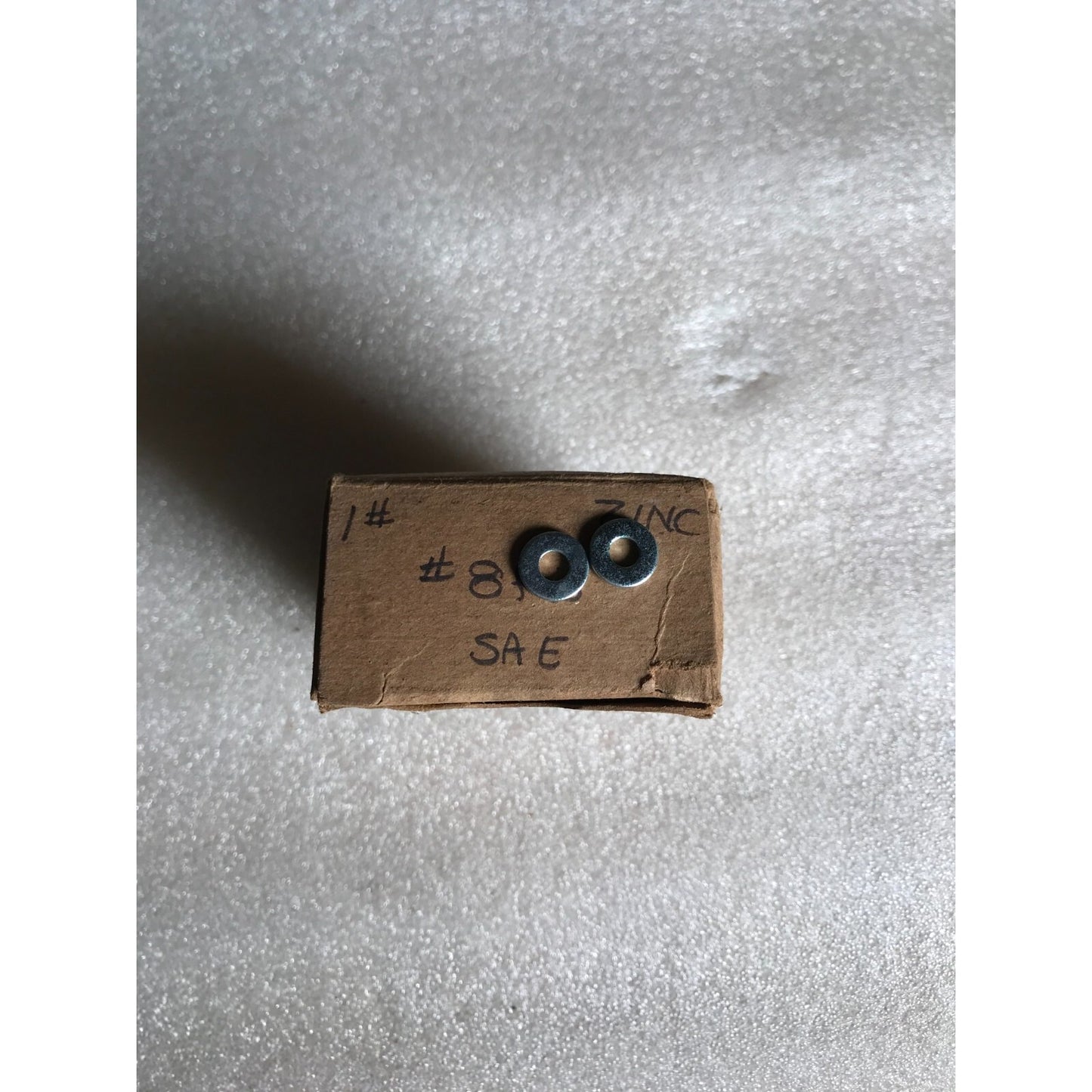 Zinc 8fw SAE Washers - Pack of 500 2 samples on top of box