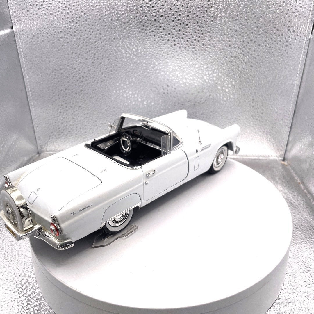 Motor Max 1956 Ford Thunderbird White Die Cast Convertible, Scale: 1/18, No. 73173 back end/passenger side view