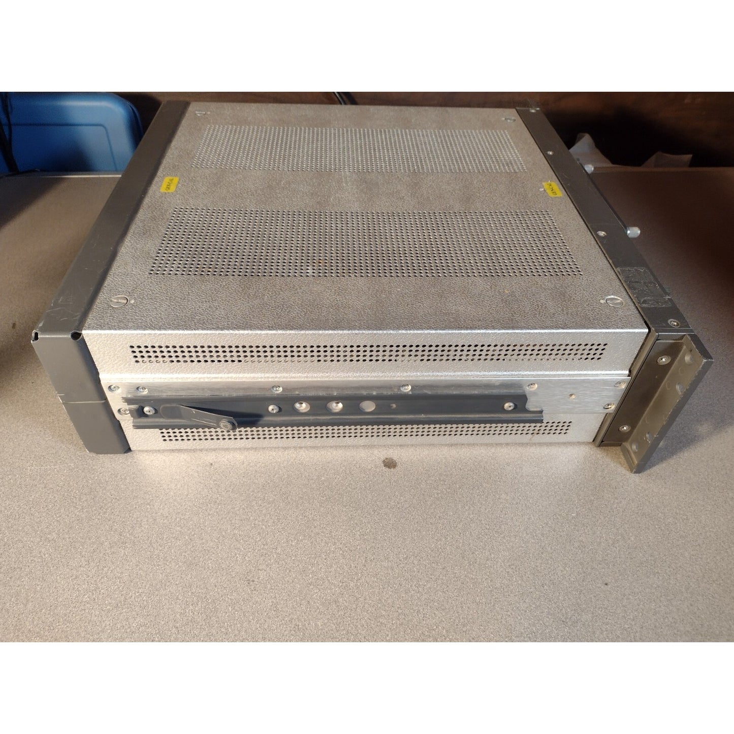 Tektronix 1481R Waveform Monitor side panel with rails
