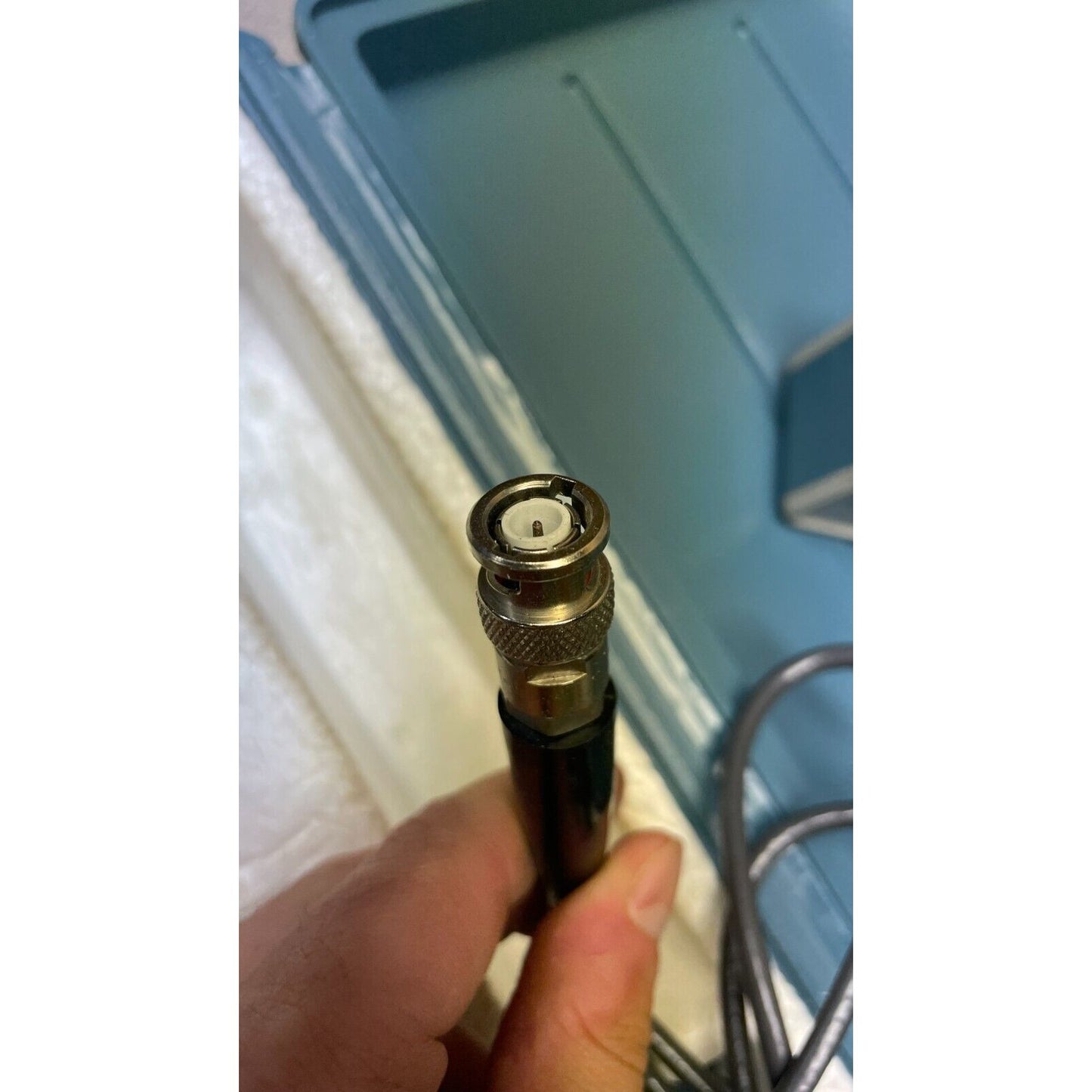 Tektronix P6013A High Voltage Probe w/ Compensating Box in Case (missing weight) Connector