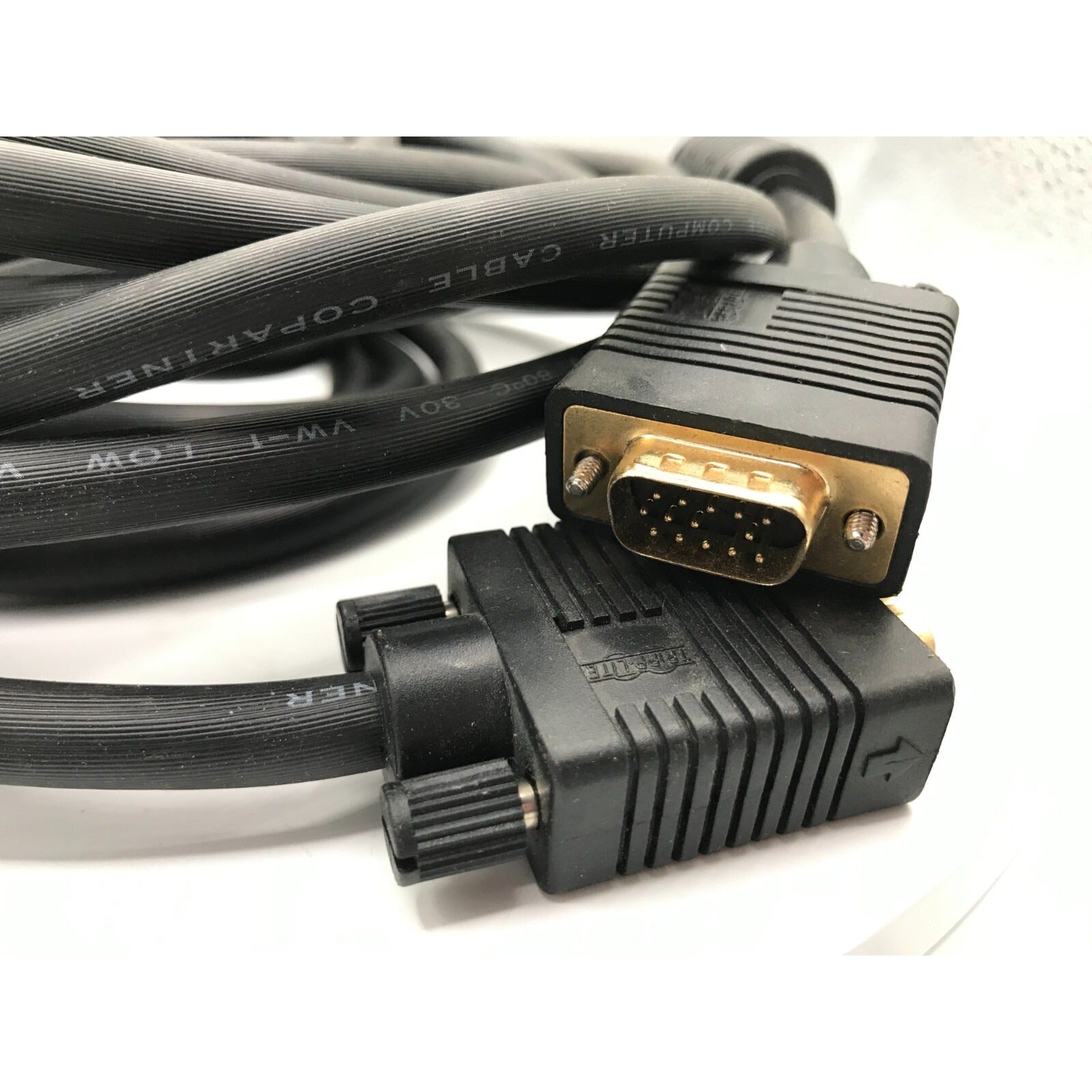 VGA Cable (male to male) ~25ft connector closeup