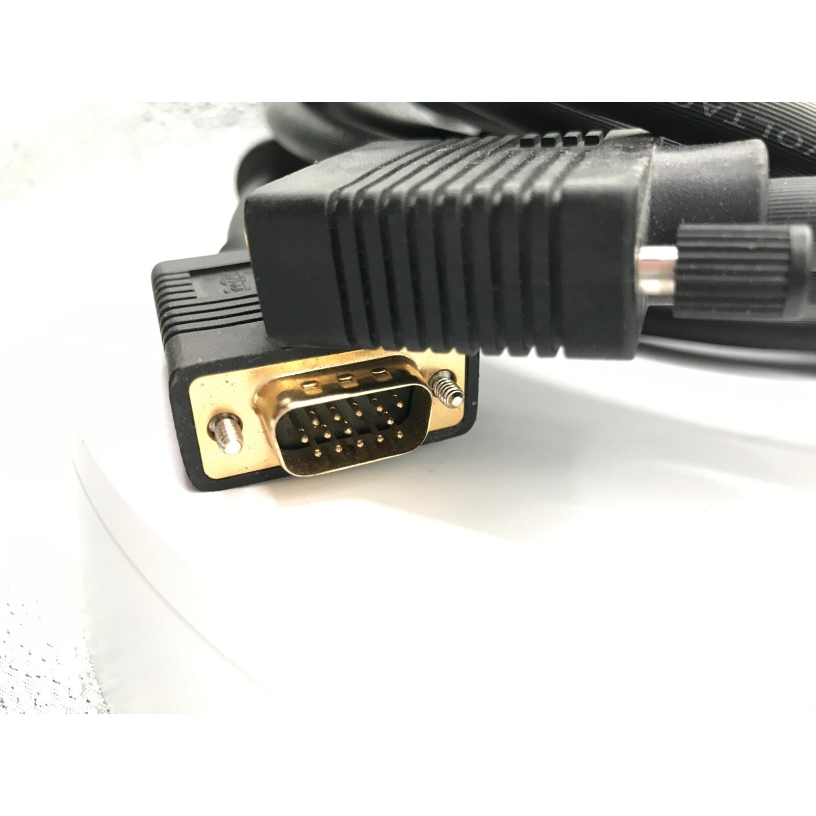 VGA Cable (male to male) ~25ft connector closeup