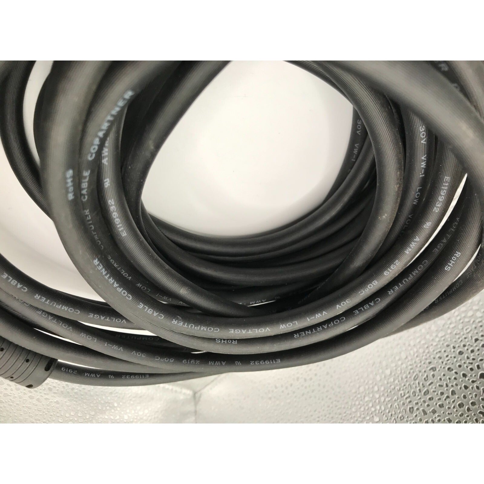 VGA Cable (male to male) ~25ft cable closeup