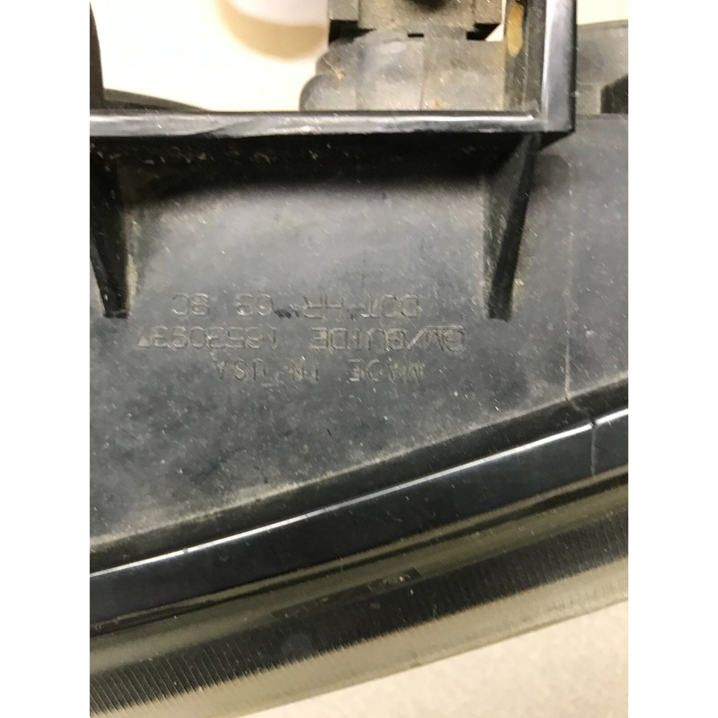GM 16530938 Left Top Headlight Lens, Fits 2003 Chevy Silverado 2500HD part info stamp