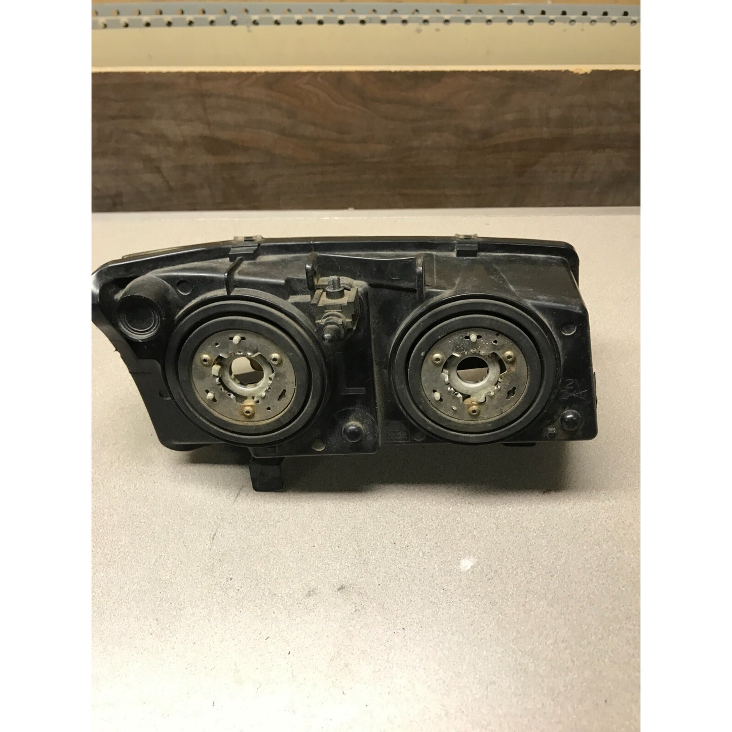 GM 16530938 Left Top Headlight Lens, Fits 2003 Chevy Silverado 2500HD back iew