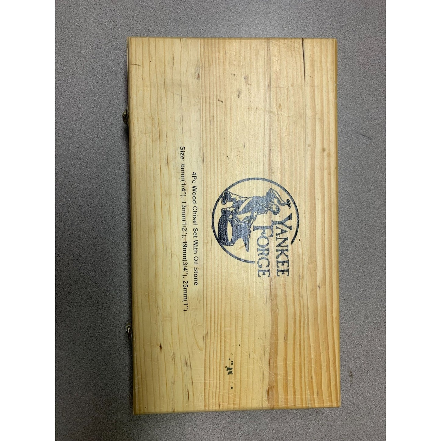 4pc Wood Chisel Set Yankee Forge - Includes sizes 1/4", 1/2", 3/4", 1" top of box with Yankee Forge logo