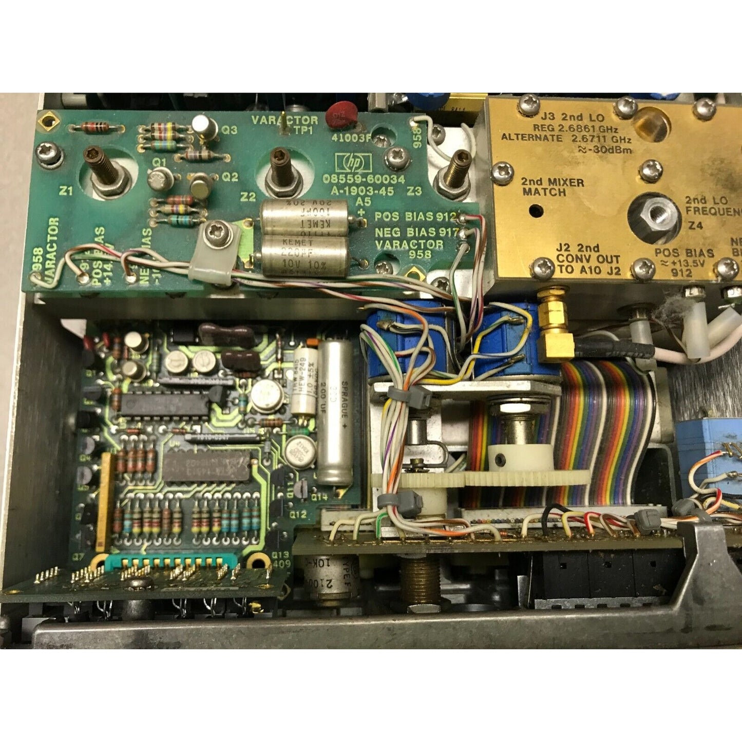 Agilent Hewlett Packard HP 8559A .01 to 21 GHz portable spectrum analyzer. Simple 3 knob operation. Digital storage. inside closeup