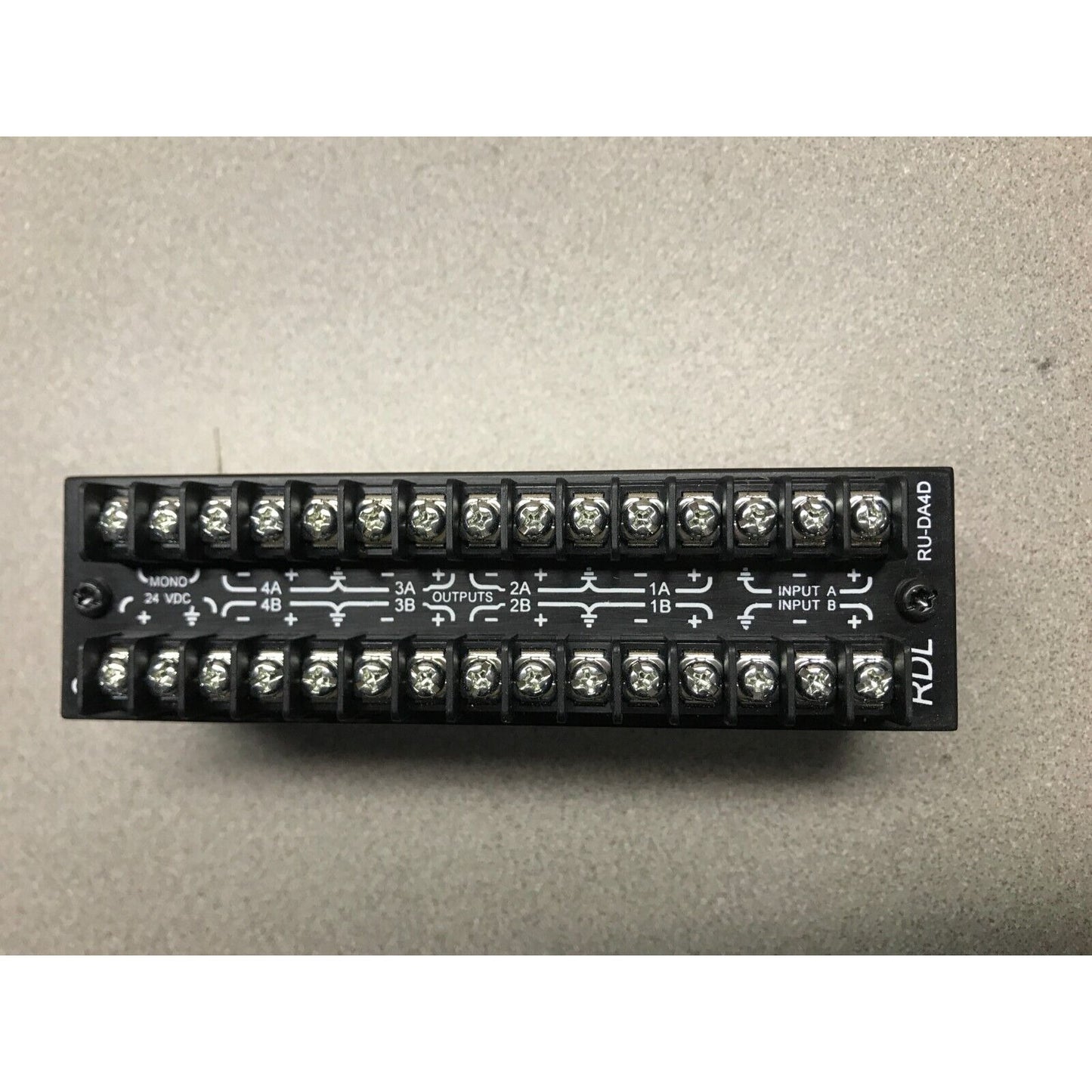 Rack-Up Audio Distribution Amplifier RU-DA4D back panel