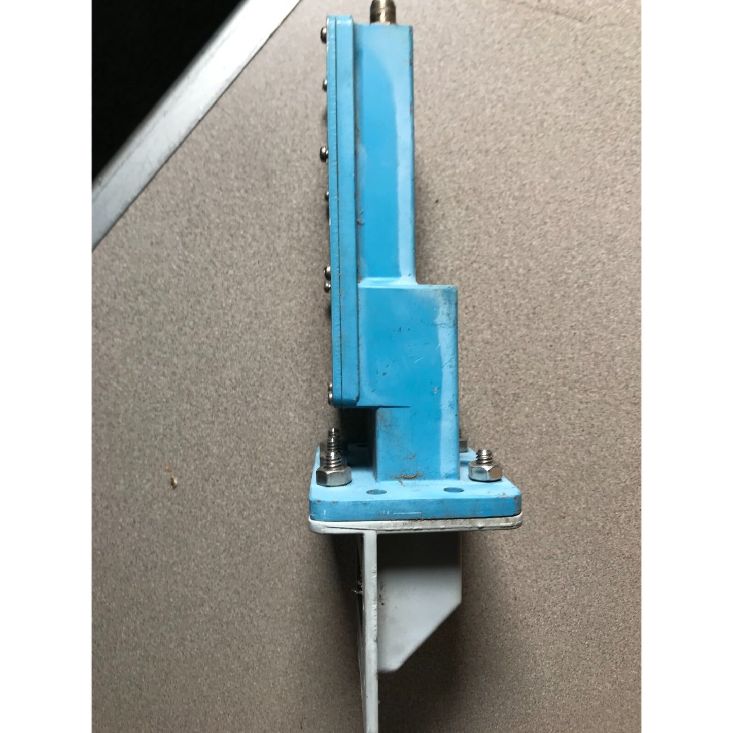 Drake Model 2762 2775 Low Noise Block Amp side view