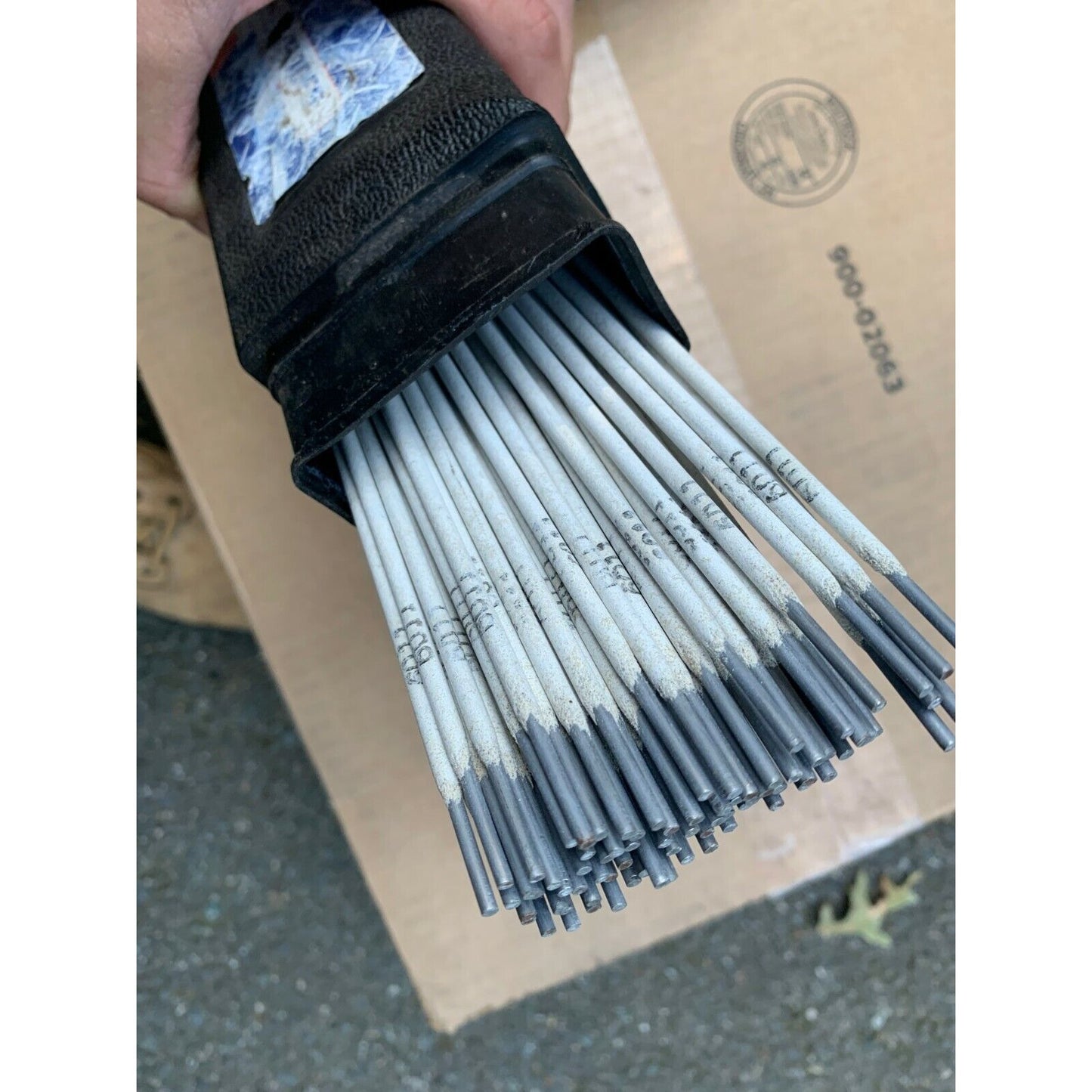 Hobart 335A (6011) 3/32" Stick Electrodes 5# Box (S112232-045)