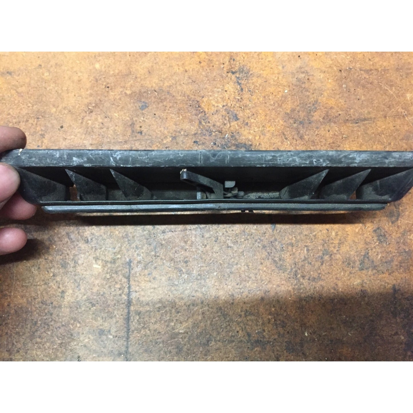 VW Air Vent 113-819-719-C side view