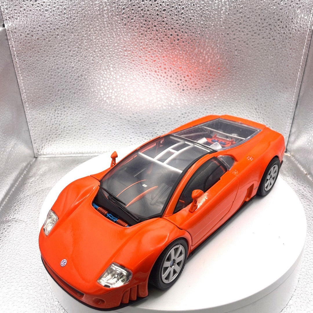 Motor Max Volkswagen Nardo W12 Show Car Orange Die Cast, Scale 1:18, No. 73141 frontend/drivers side view