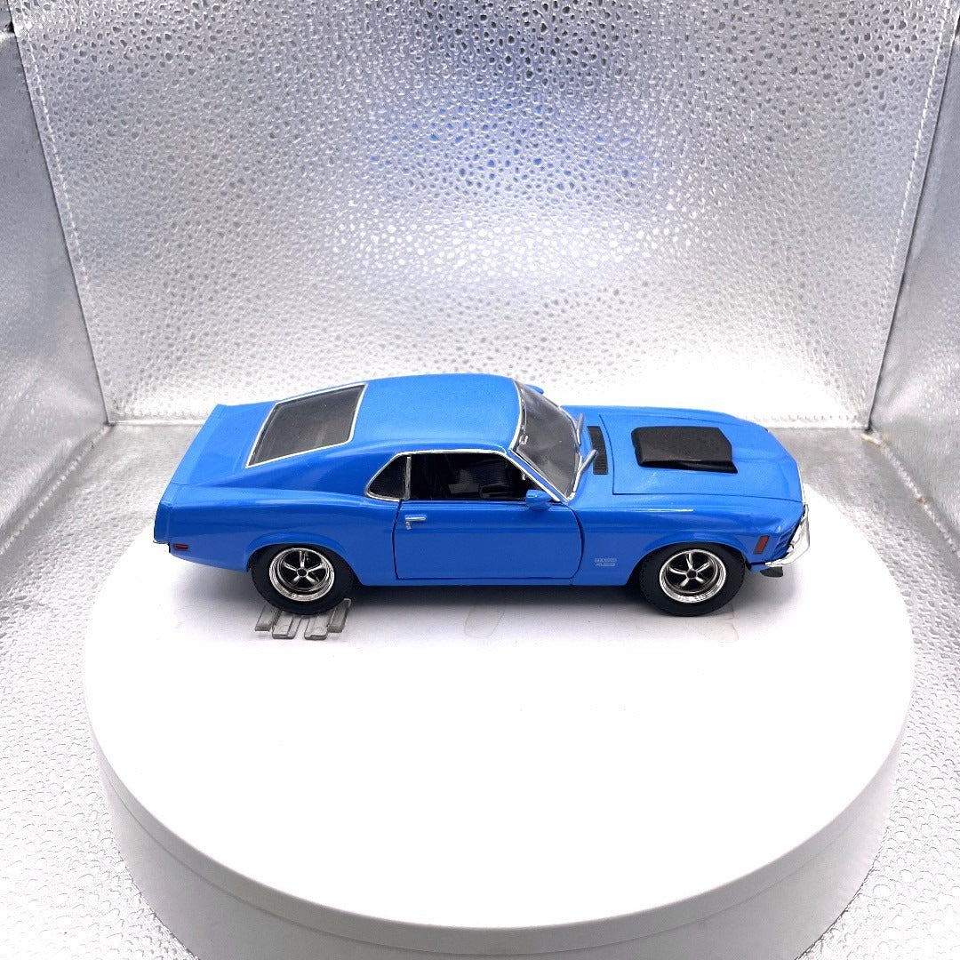 Motor Max 1970 Mustang Boss 429 Blue Die Cast, Scale: 1/24, No. 73303
passenger side view