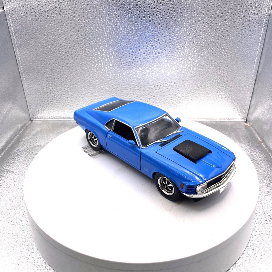 Motor Max 1970 Mustang Boss 429 Blue Die Cast, Scale: 1/24, No. 73303
passenger/front end vew