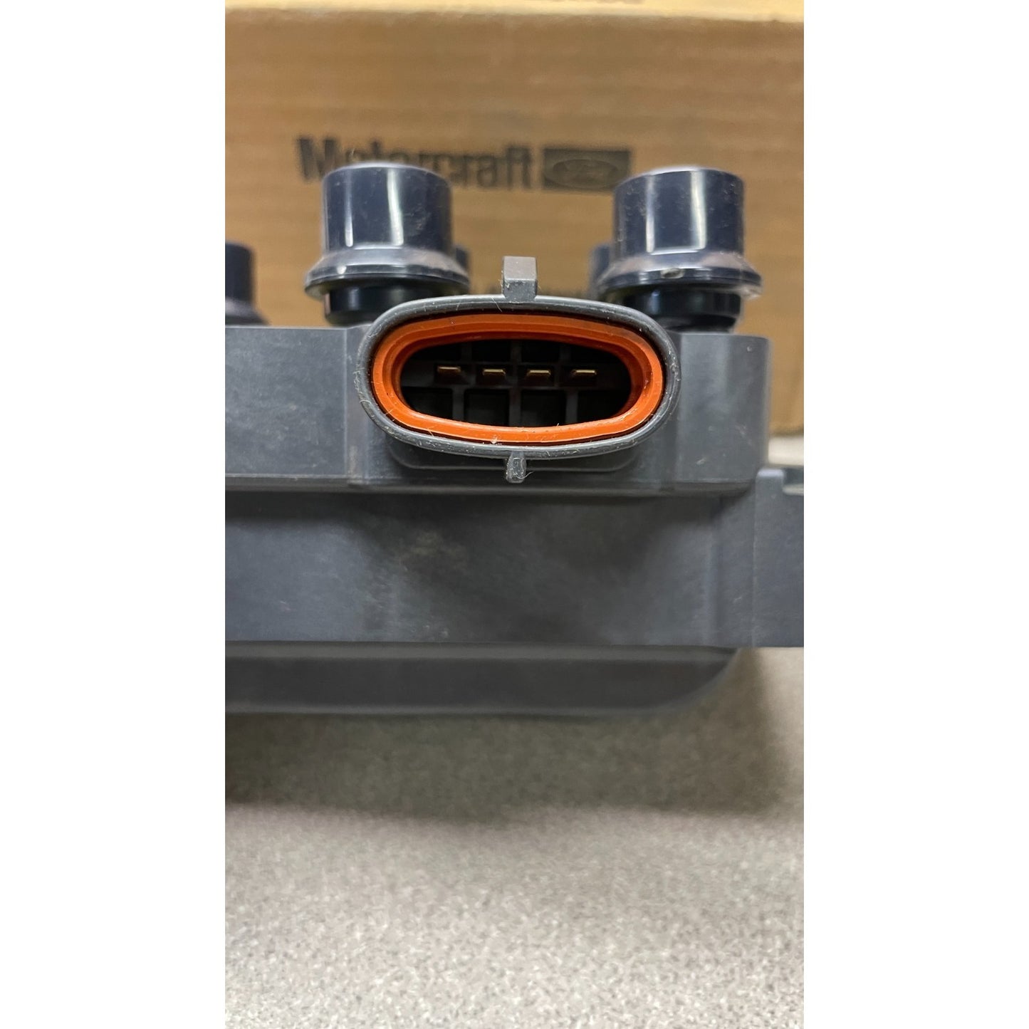 Motorcraft FORD 12 Volt Ignition Coil, part E9DF-12029-AA, 029700-6770 closeup of connector
