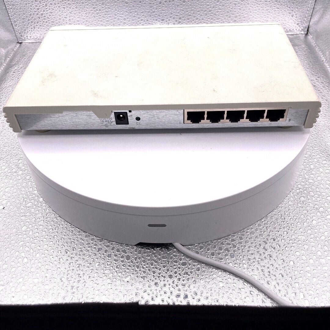 3 Com Office Connect Dual Speed Switch 5 - 5 ports 3C167 back view with ports