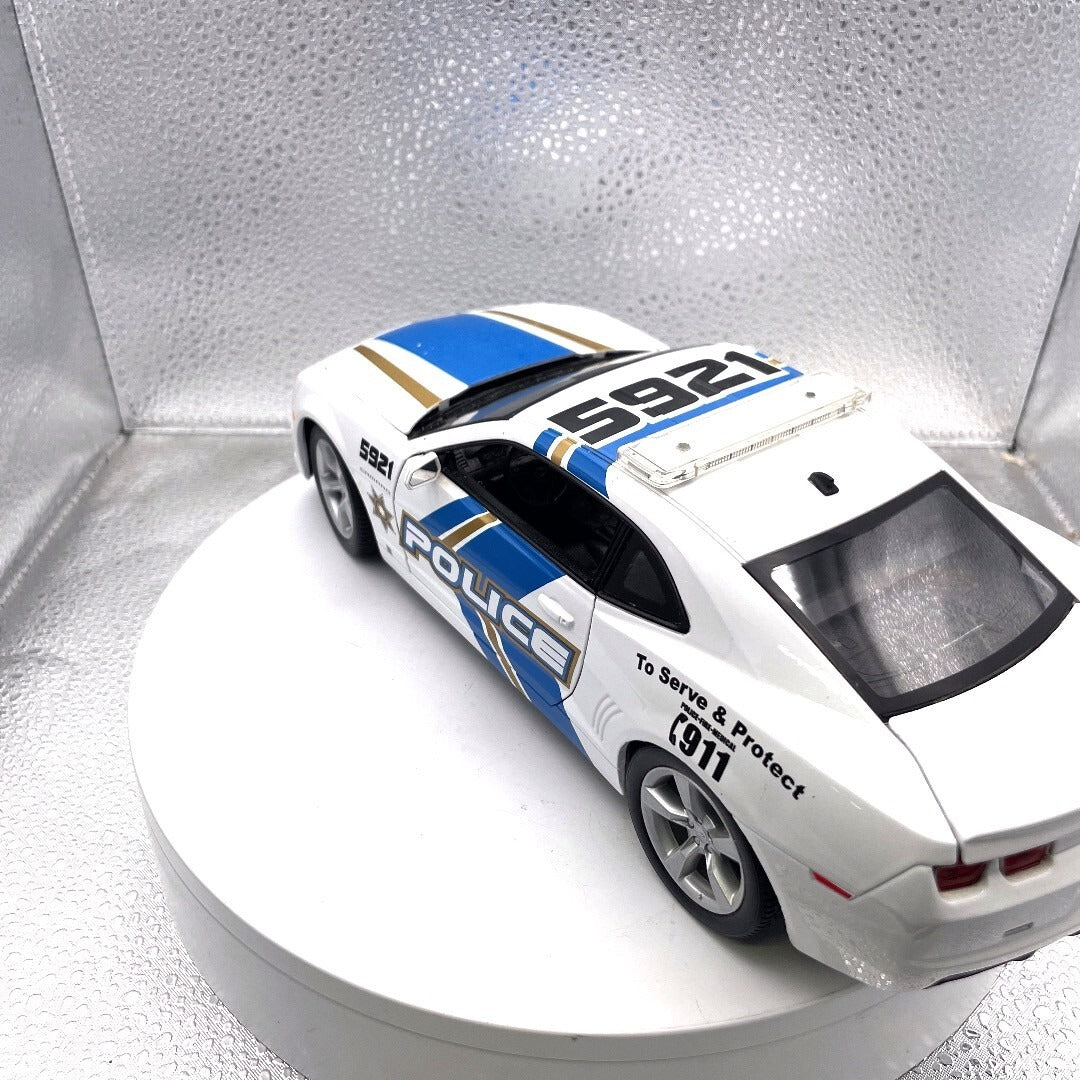 Maisto 2010 Chevrolet Camaro White Police Die Cast, Scale: 1/18 11336 driver's side/rear view