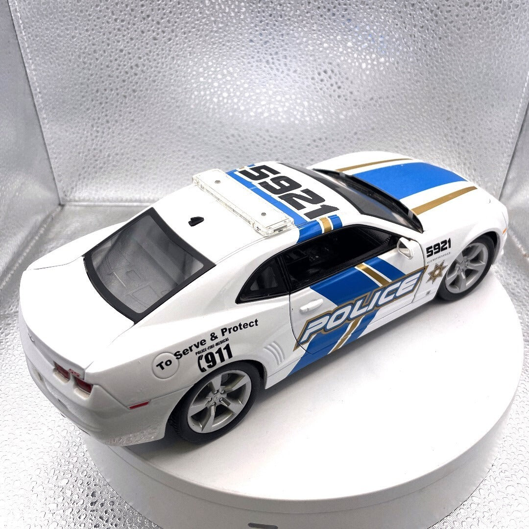 Maisto 2010 Chevrolet Camaro White Police Die Cast, Scale: 1/18 11336 rear/passenger side view