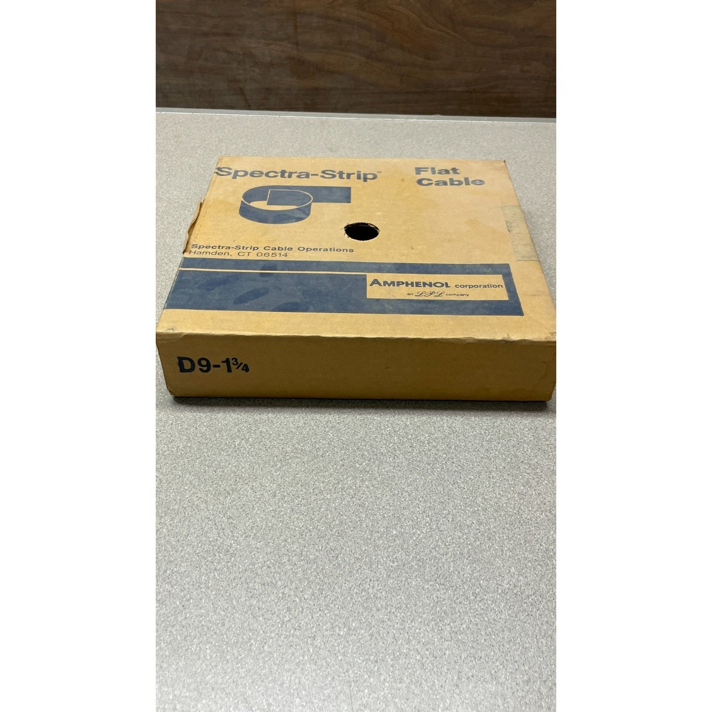 100' Amphenol SPECTRA STRIP 191-2801-026 Flat Cable Extruded Zip 300V Sealed Box front and side of box
