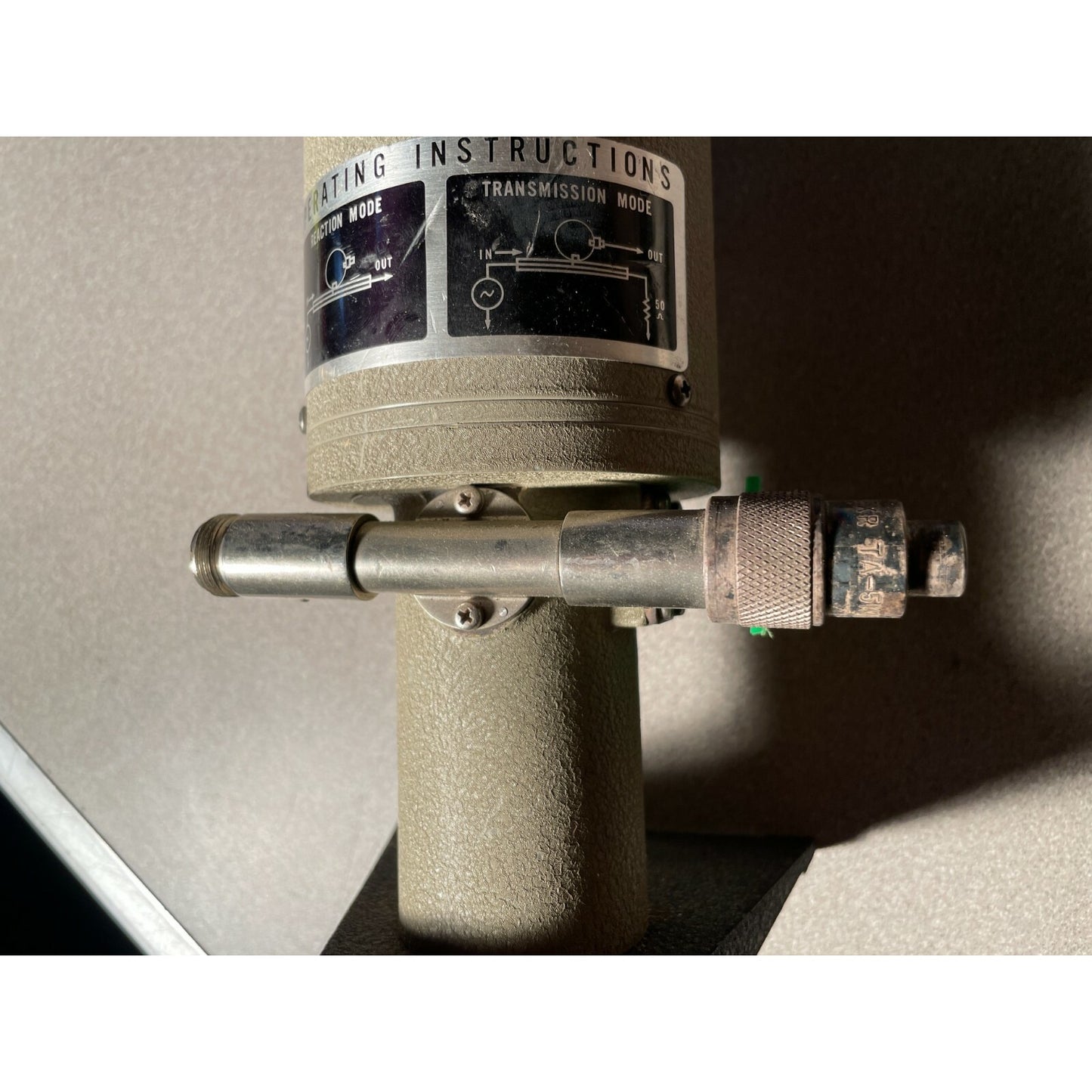 General Microwave N608 Coax Coaxial Frequency Meter shaft closeup