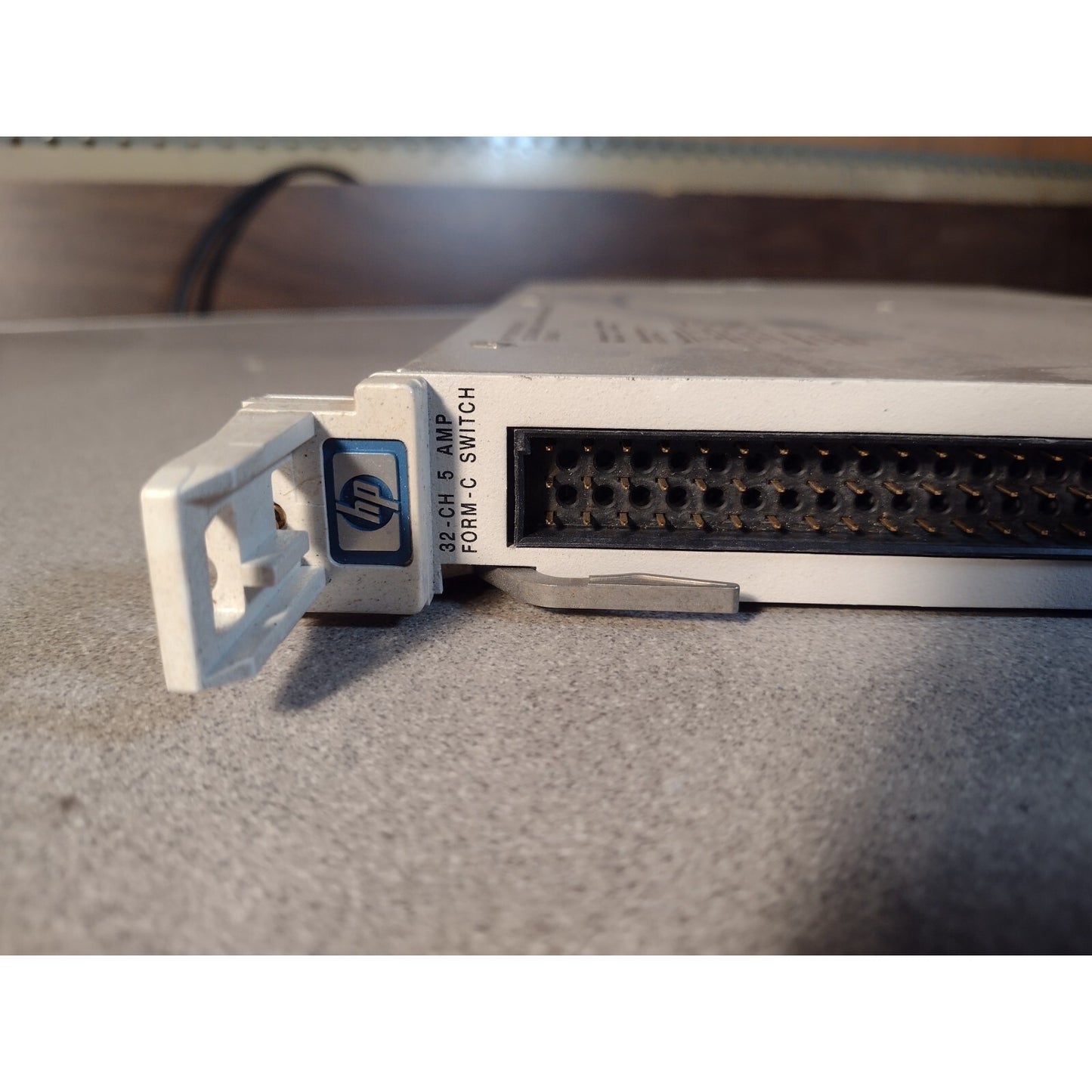AGILENT HP E1463A 32-Channel, 5 Amp, Form C VXI Switch front view closeup