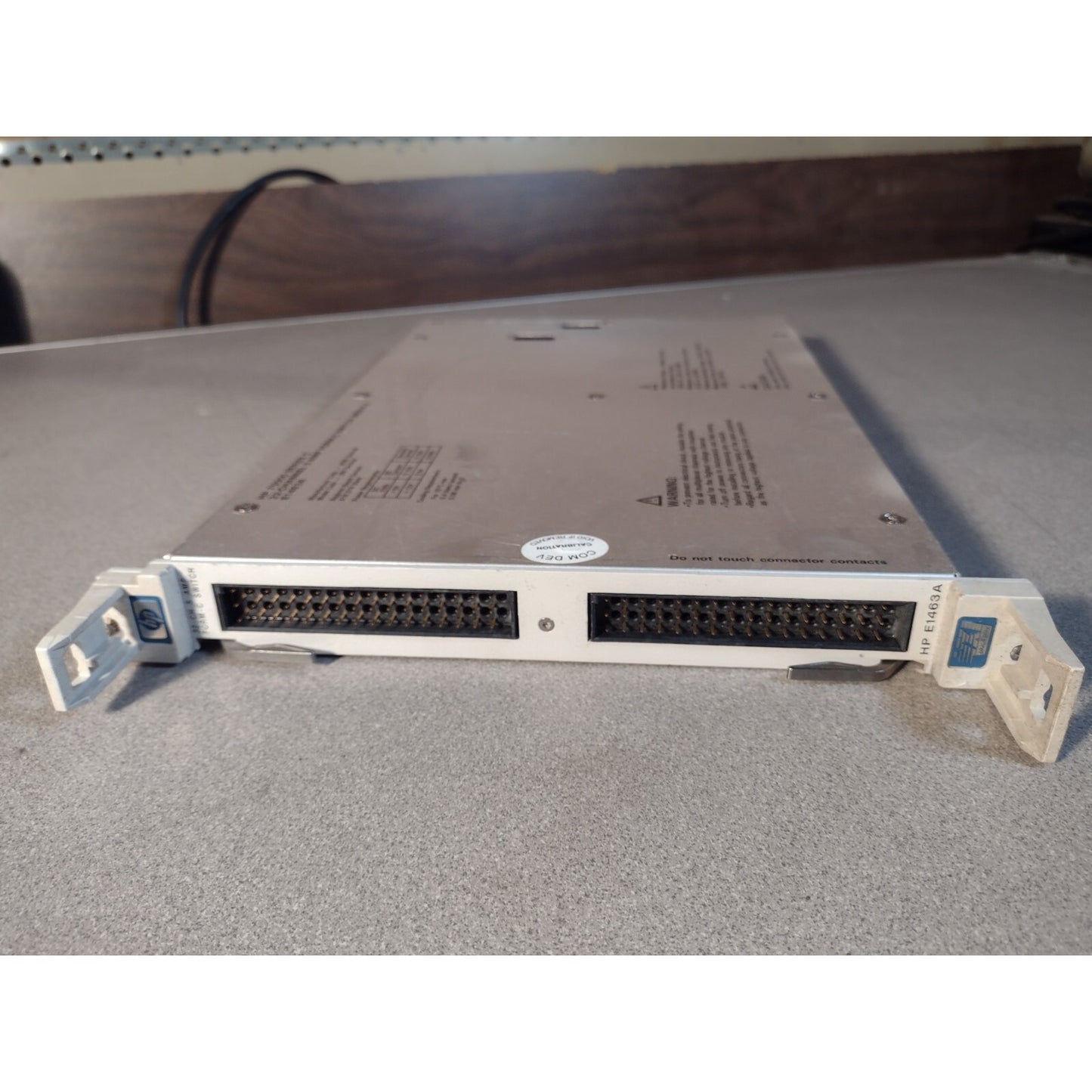 AGILENT HP E1463A 32-Channel, 5 Amp, Form C VXI Switch full front panel view