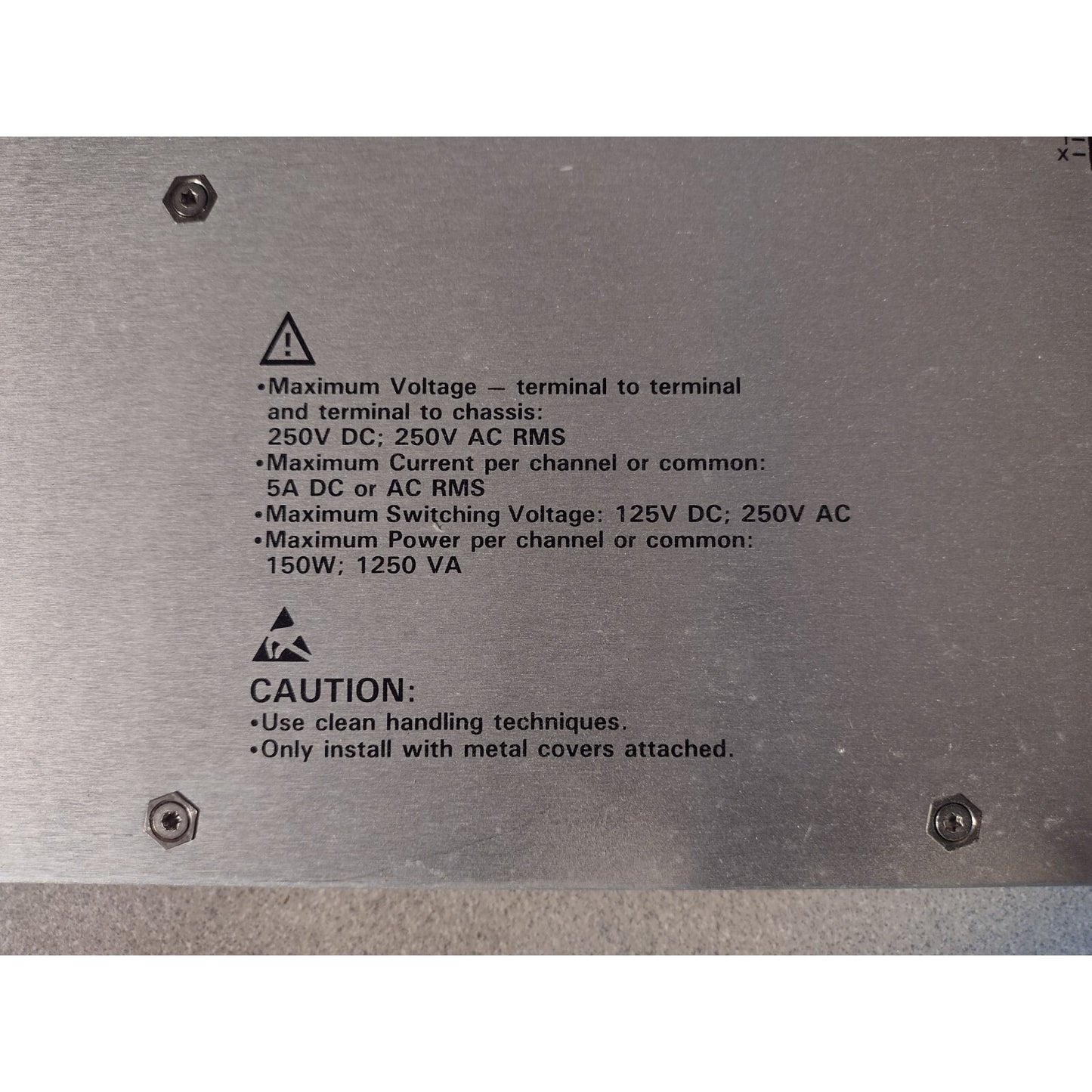 AGILENT HP E1463A 32-Channel, 5 Amp, Form C VXI Switch product caution label