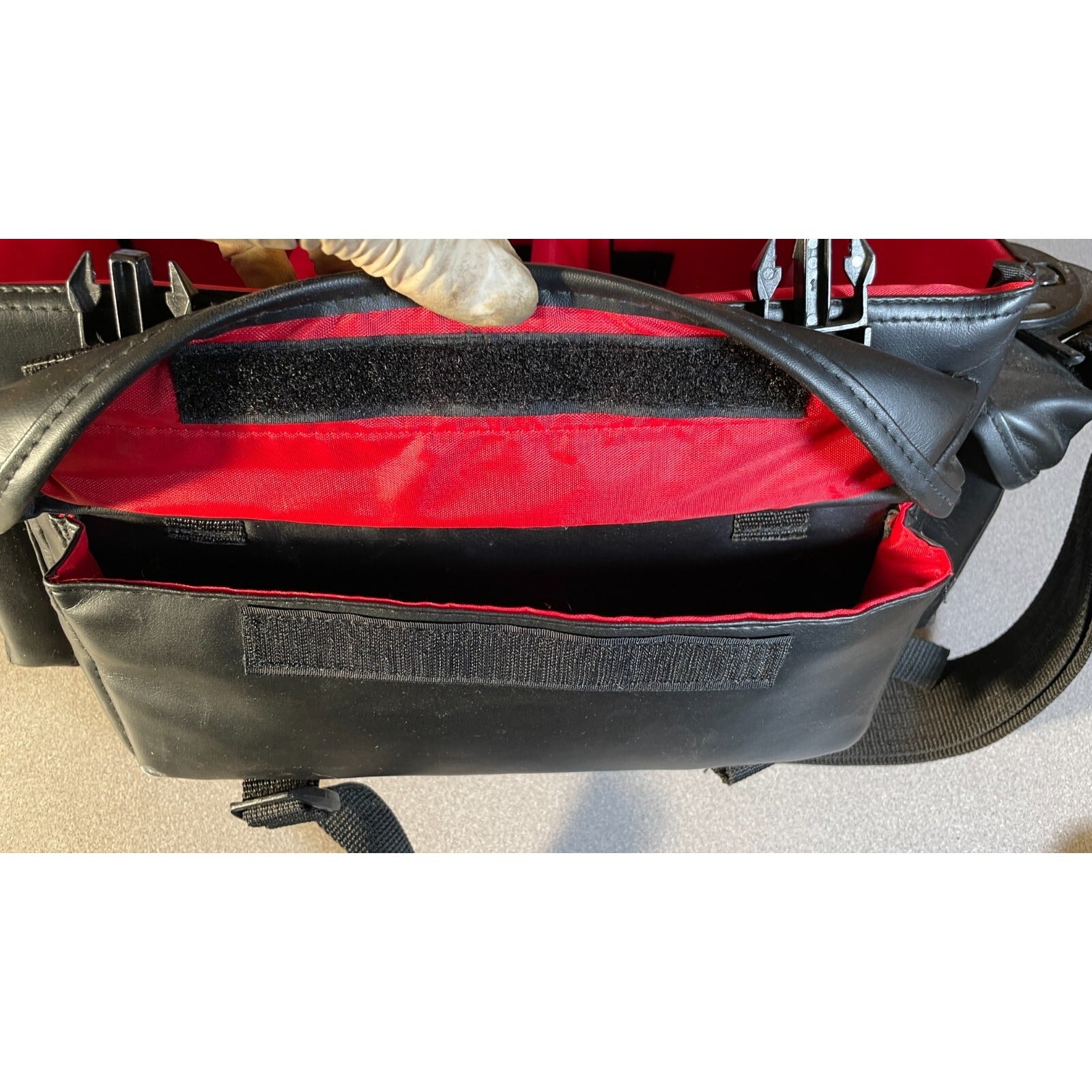 Classic Ambico Camera Bag front pocket open view