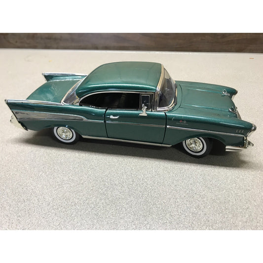 1957 Chevy Bel Air Hardtop Green Die Cast 1:18 Scale - Motor Max No. 73175 passenger side view