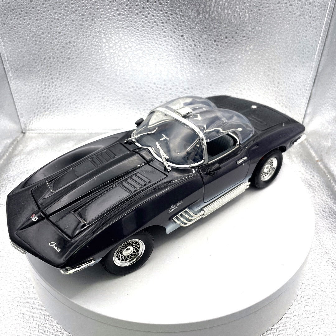 1961 Mako Shark Black Die Cast Scale: 1/18, No.68802