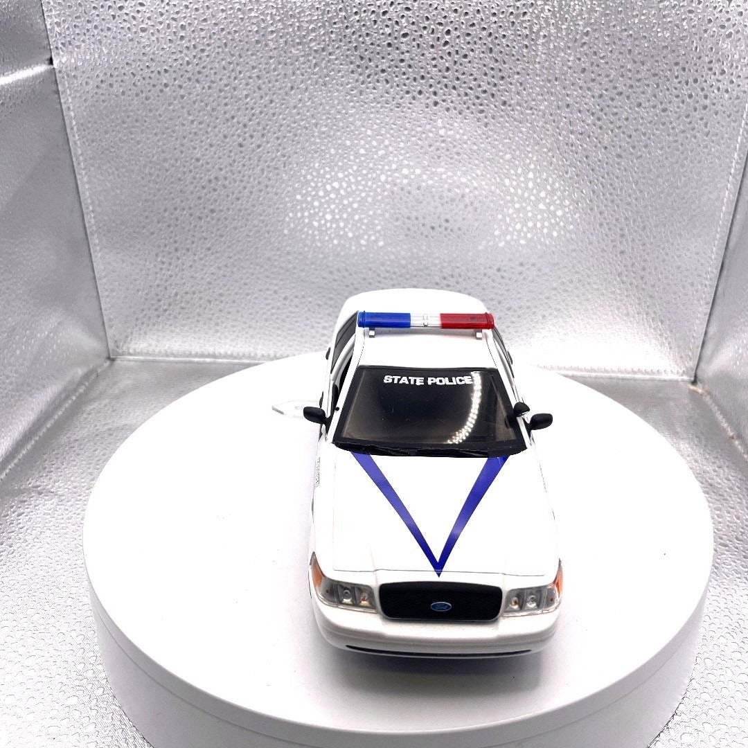 Greenlight 2008 Ford Crown Victoria Indiana State Police Die Cast, Scale: 1/24 front end view