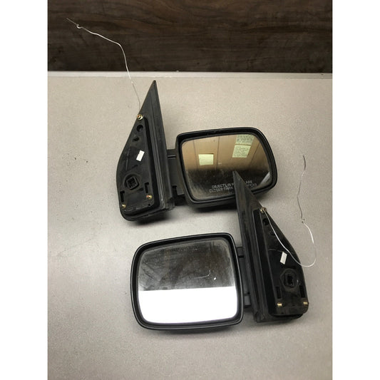 2003-2008 Honda Element Set of 2 Side View Mirrors - Driver and Passenger Side front view