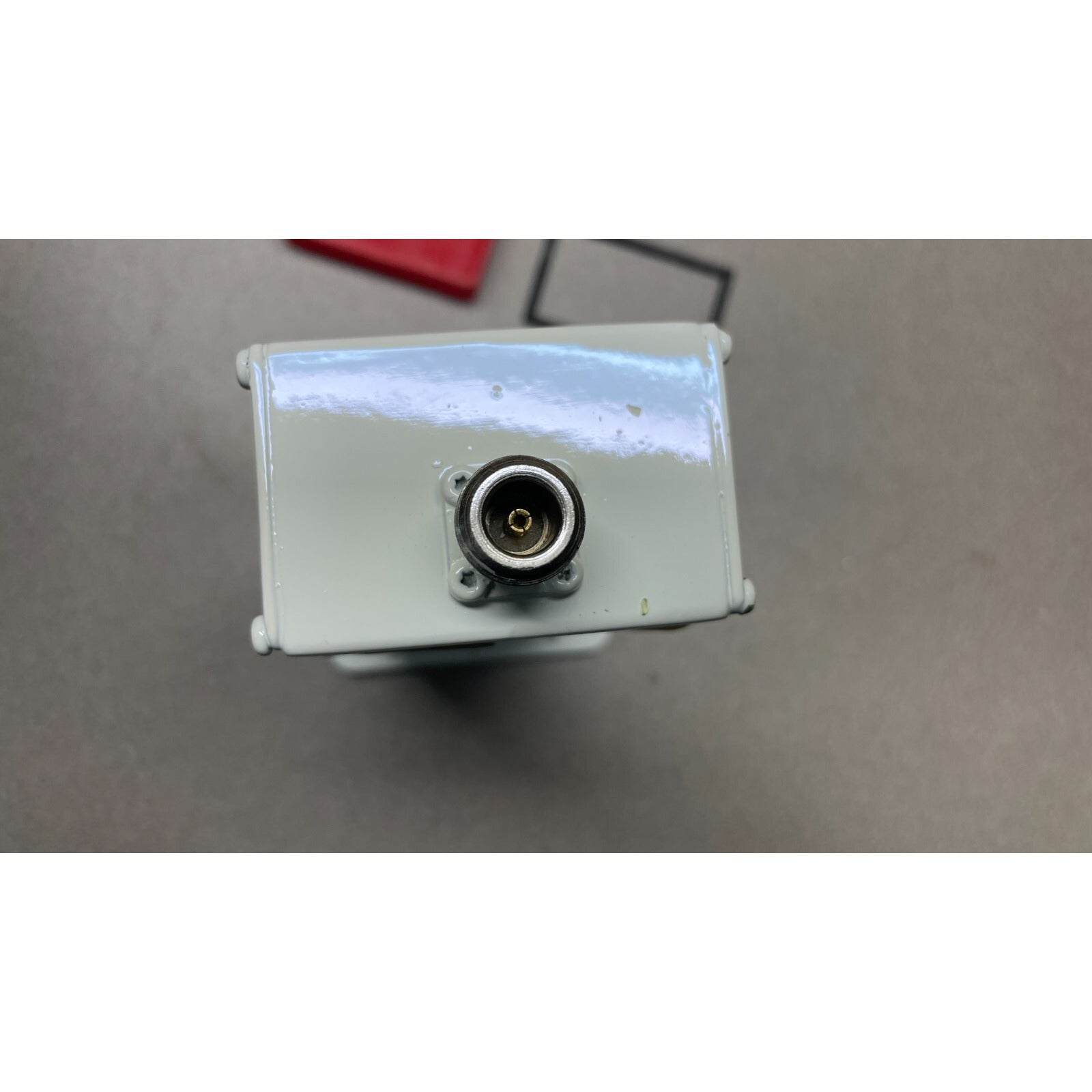 M.A. Electronics Canada Limited GA AS FET Amplifier Model: 1808567-1D side view with connection