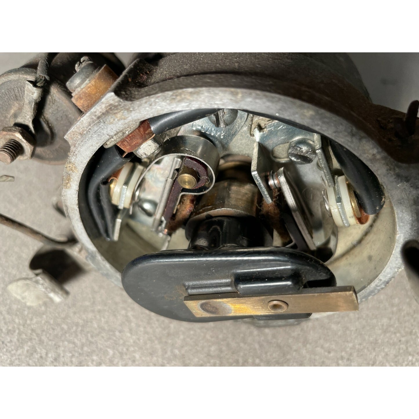 Mallory C346 Dual Point Ignition Distributor inside close up