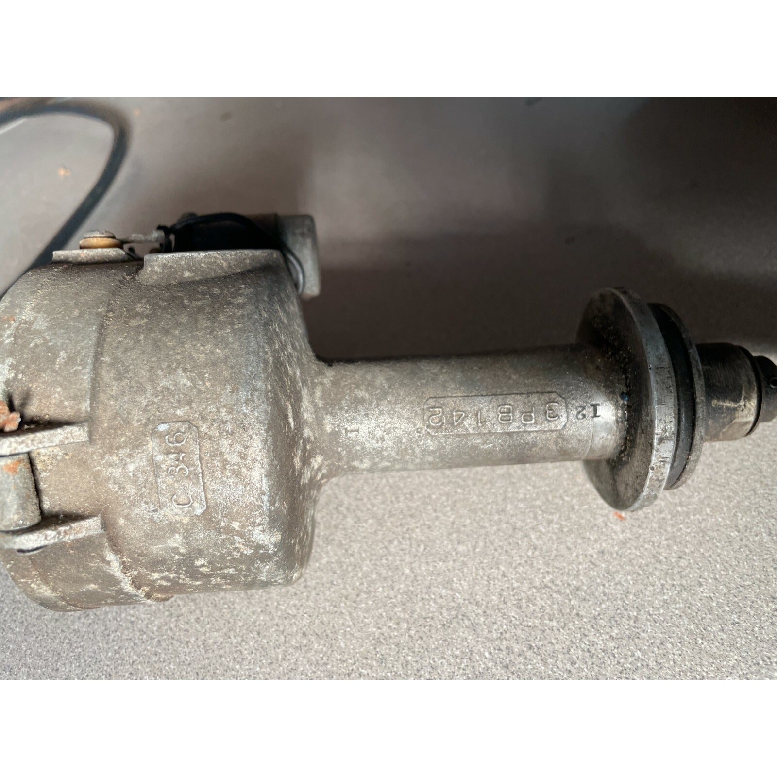 Mallory C346 Dual Point Ignition Distributor shaft close up