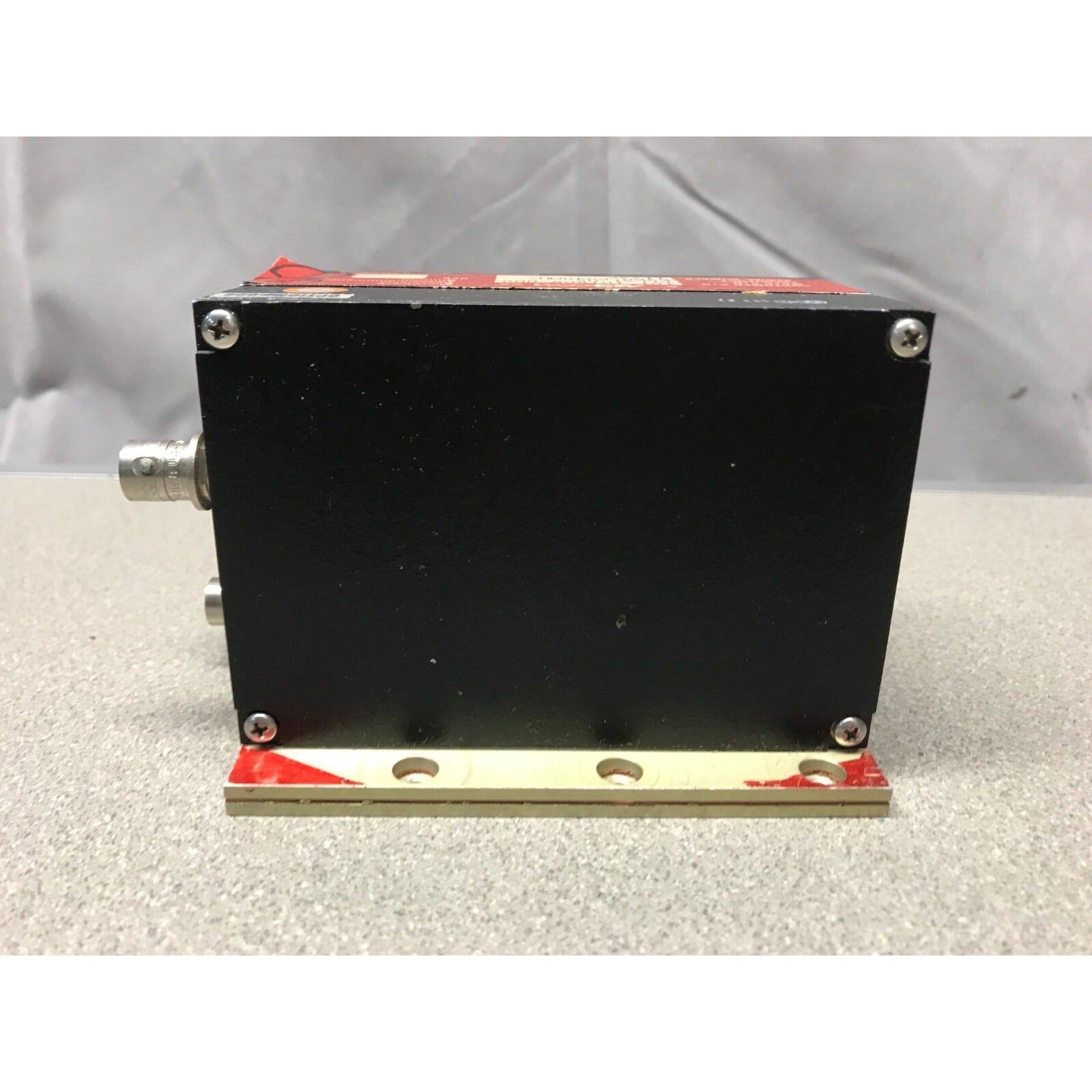 M/A-COM PLC31-05 Phase Lock Source 6460-6940 MHz bottom of unit