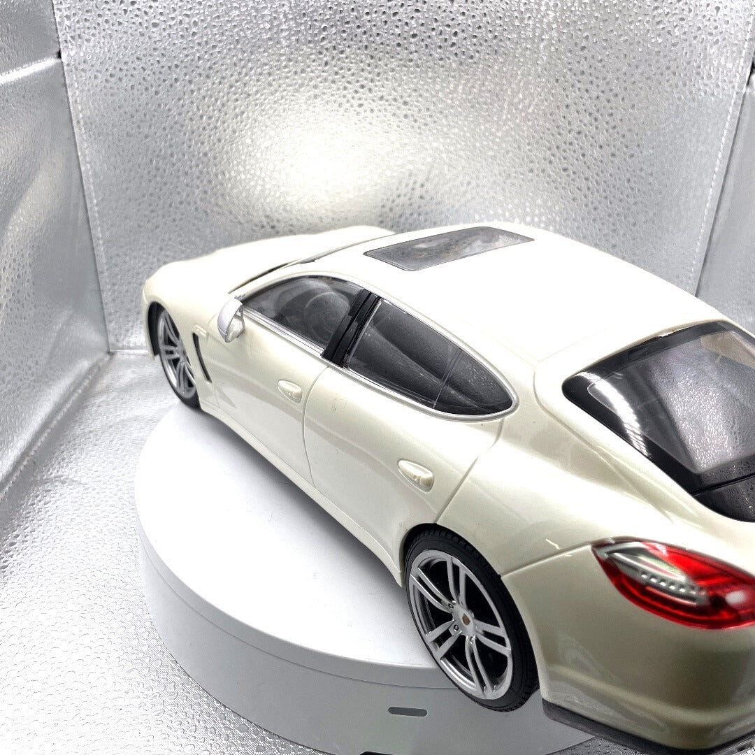 Akai Porsche Panamera White Scale: 1/14, RC Car ONLY T/5007 driver's/rear side view