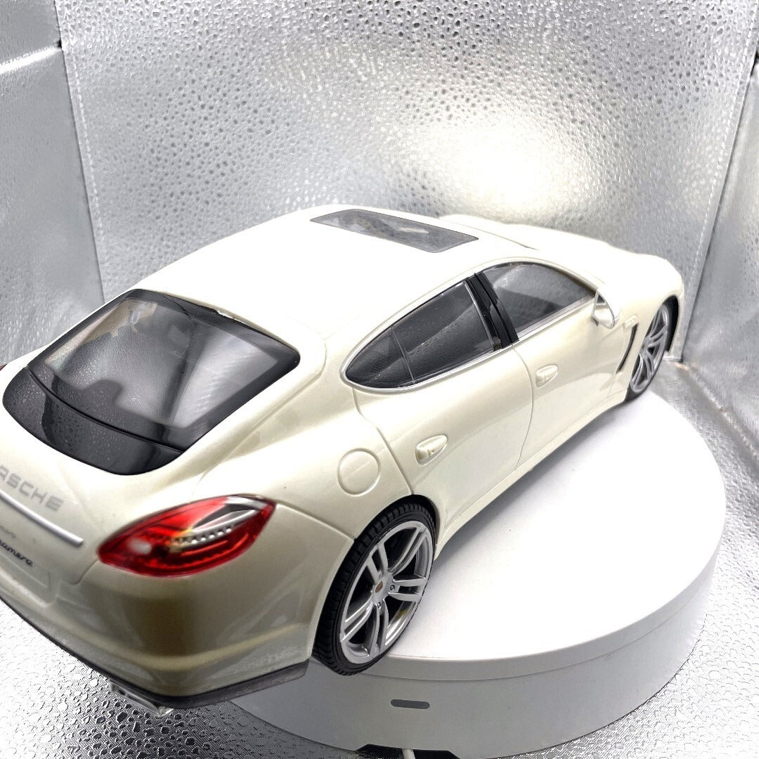 Akai Porsche Panamera White Scale: 1/14, RC Car ONLY T/5007 rear/passenger side view