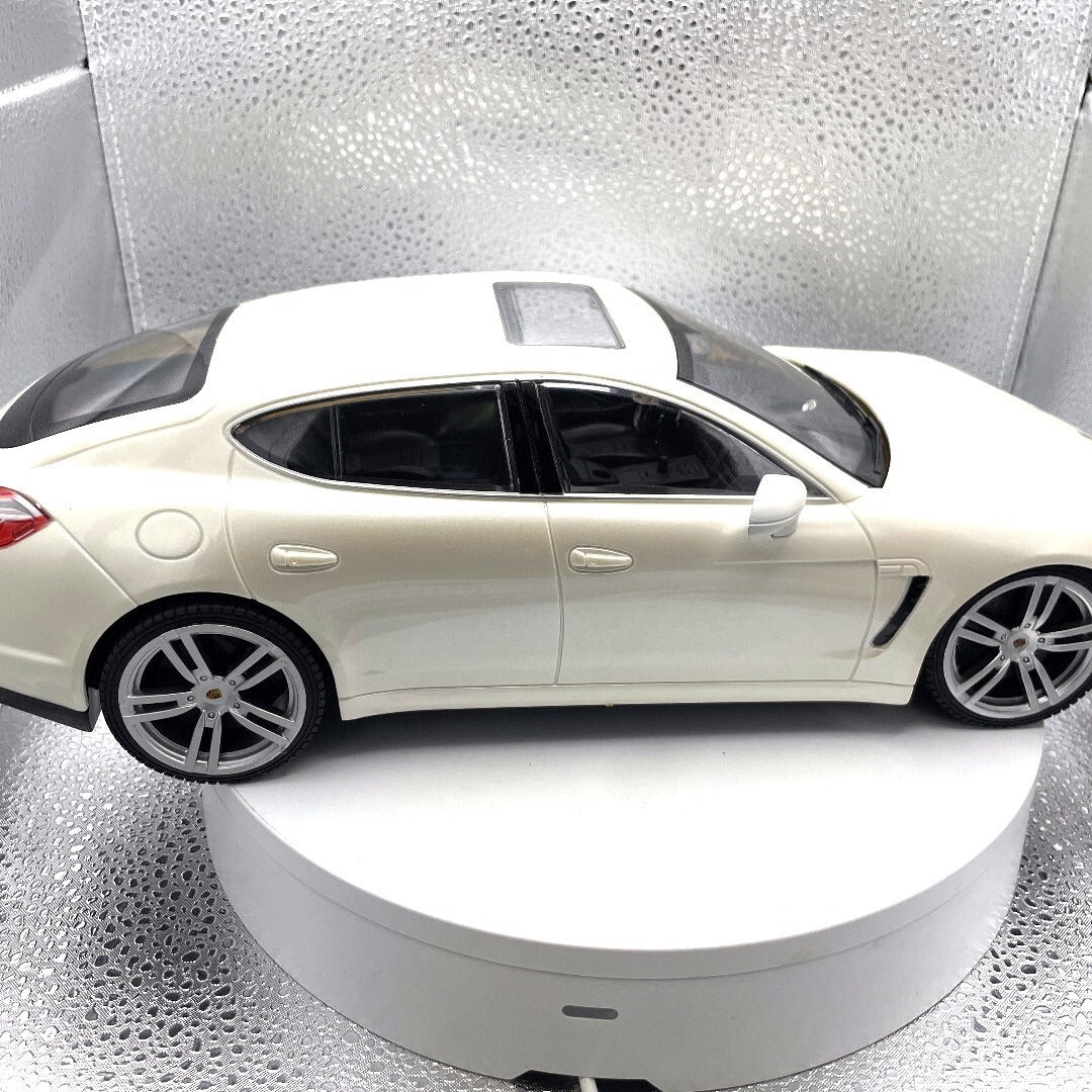 Akai Porsche Panamera White Scale: 1/14, RC Car ONLY T/5007 passenger side view