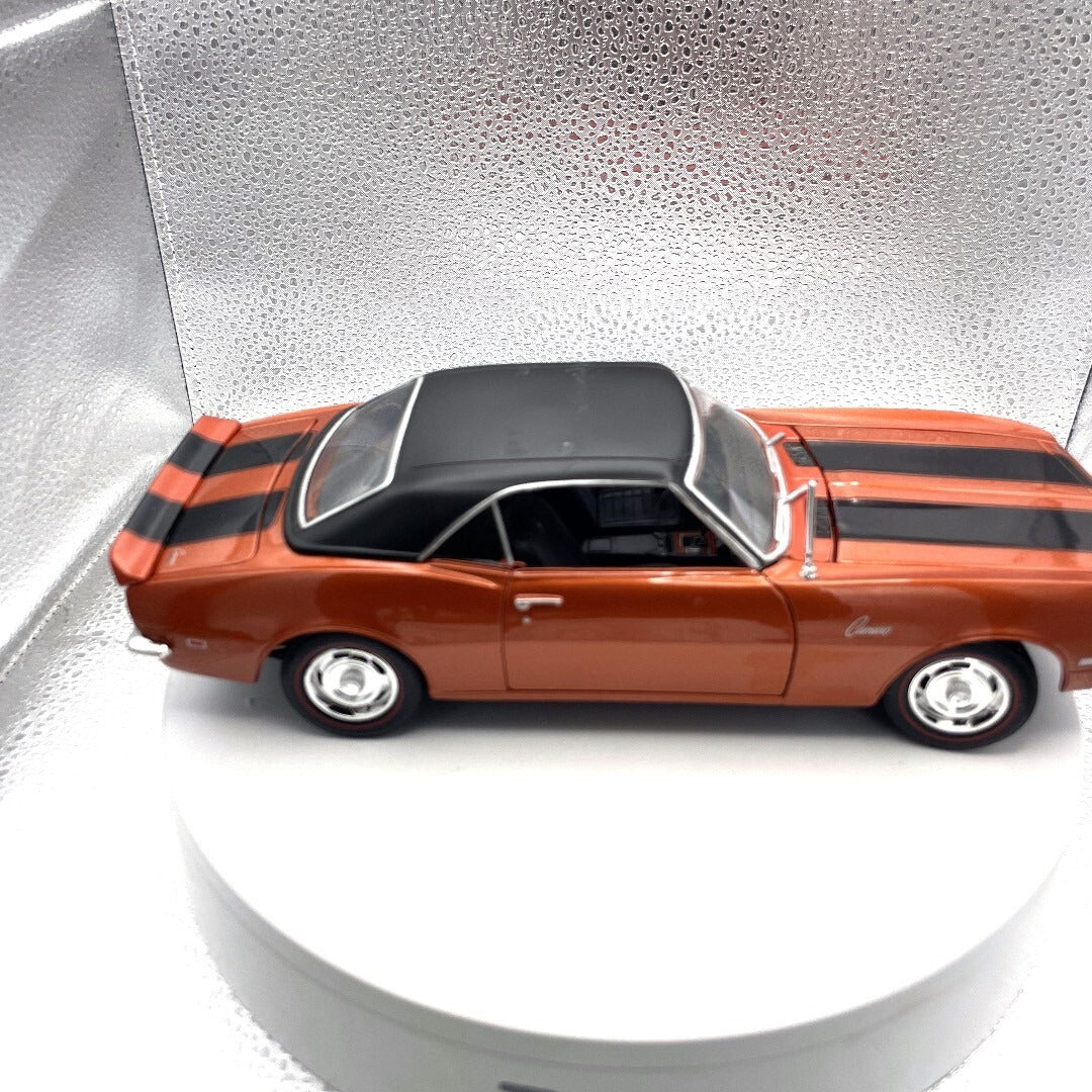 Maisto 1968 Chevrolet Camaro Z/28 Bronze Die Cast, Scale: 1/18 11530 passenger side view