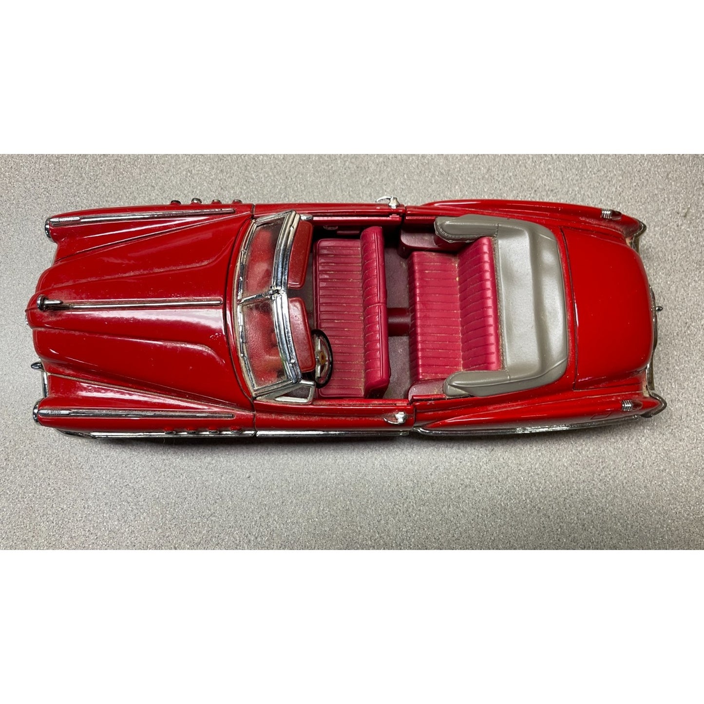MotorMax 1949 Buick 1:18 Scale Diecast Model overhead view