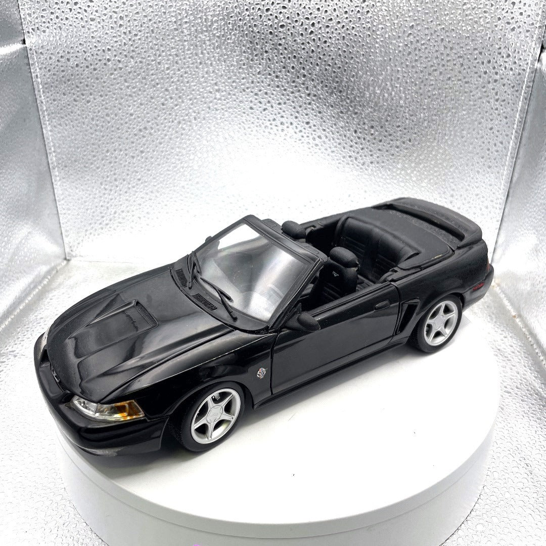 Maisto Mustang GT Black Convertible Die Cast, Scale: 1/18 front end/drivers side view